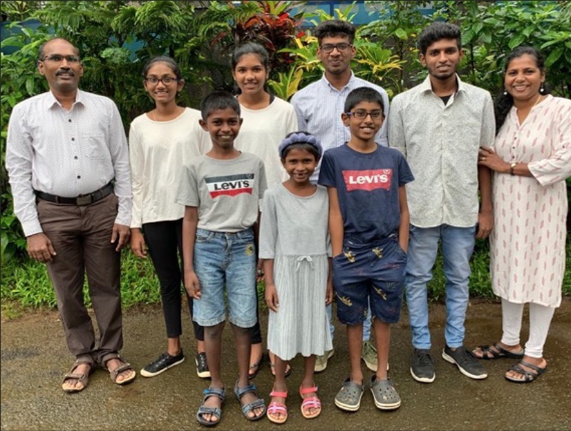 Prabha, Mary and their seven children in Lonavala
