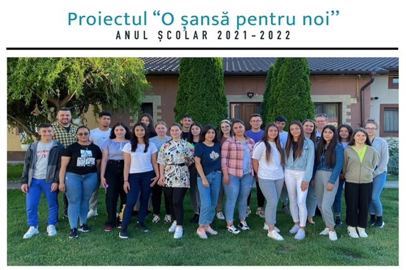 Students on Simon's school sponsorship programme — 'O șansă pentru noi' (A chance for us)